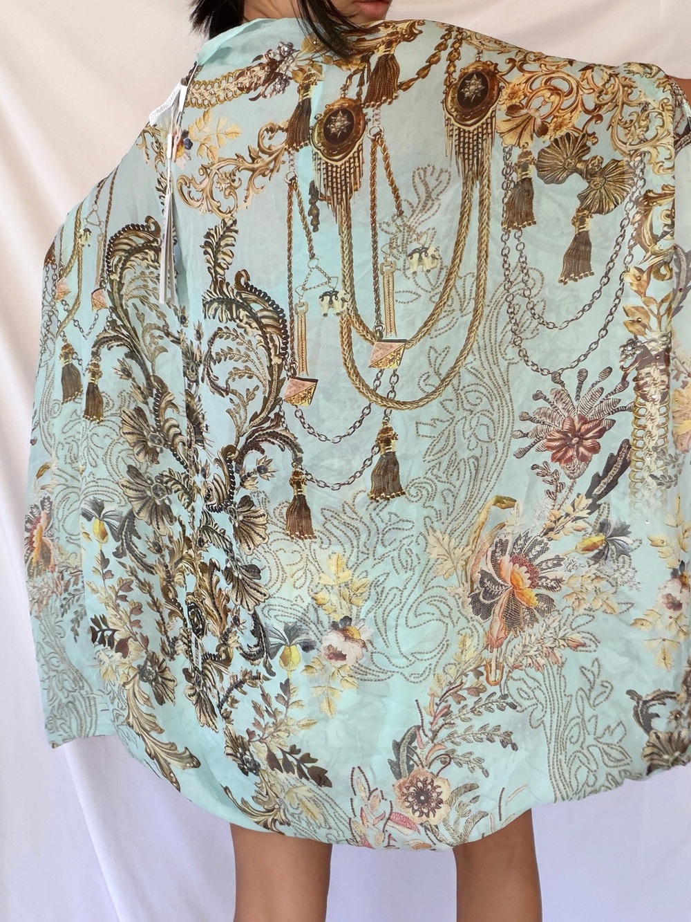 NWT Camilla Silk Shrug Adieu Yesterday Blue Floral Baroque O/S - Picture 10 of 12